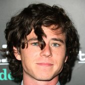 Charlie McDermott