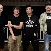 taxi_band.jpg