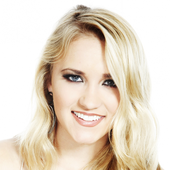 Emily Osment PNG