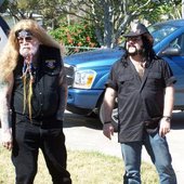 D.A.C. & Vinnie Paul before the Guitar World Shoot