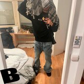 B (feat. britneygore & caos!) - Single
