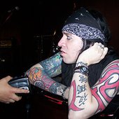 Cesar Andino (L)