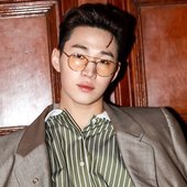 Henry-Lau-courtesy-APEX-Communications-2019-billboard-1548-768x433.jpg