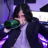 EsNsBN9W8AE7ZdW.jpeg