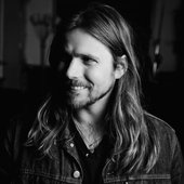 LukasNelson_SOLO_BW_Credit_MyriamSantos_General1-square-e1539297499271.jpg