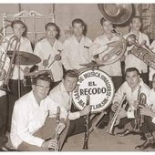 Banda Sinaloense El Recorod de Cruz Lizarraga