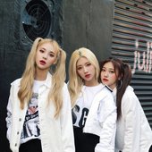 ODD EYE CIRCLE / Repackage Album 'Max & Match'