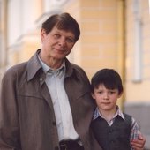 eduard khil with child (grandson?)