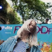 Amber Arcades LIVE