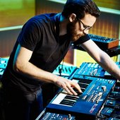 julian-maier-hauff-138__h-558_v-img__16__9__xl_w-994_-e1d284d92729d9396a907e303225e0f2d9fa53b4.jpg