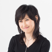 岸谷香2016年