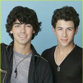 Joee, Nick = Jonas