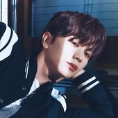 𝐄𝐗𝐇𝐈𝐁𝐈𝐓𝐈𝐎𝐍 : 𝗟𝗼𝗼𝗸 𝗖𝗹𝗼𝘀𝗲𝗹𝘆 Concept Photo #1