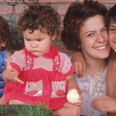 Com os filhos João Marcello Bôscoli, Pedro Mariano e Maria Rita, em 1978