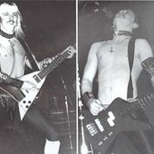 VENOM 1983 LIVE IN NY CITY - mantas (l) / cronos (r)