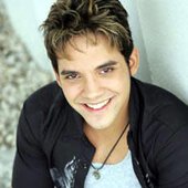 Elliot Suro, Atual Vocalista