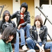 RAMONES.jpg