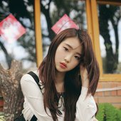 loona_yeojin_4-2000x2000.jpg