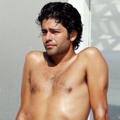 550x650_adrian_grenier.jpg
