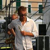 live3