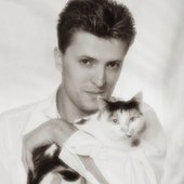 ROBERT-GoeRL-–-mit-Katze.jpg
