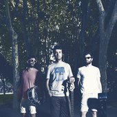 César, James y Dani.