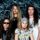 Alice In Chains, 1990