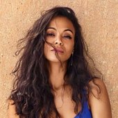 zoe saldana.jpg