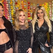 kylie-minogue-bebe-rexha-tove-lo-v0-0n5whn6bqecd1-ezgif.com-crop.jpg