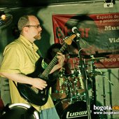 En vivo en B-bar 03 (02-04-2011 - Cortesía BCR)