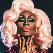 GF-Spring-Fashion_Drag-Beauty_Mod-3.jpg