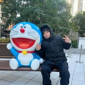 PABLITO CON UN FAN