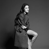 img-holdingniia_150653568561.jpg