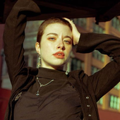 chloe2.png