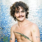 james-darle-un-des-quatre-artistes-de-salut-c-est-cool_3623953.jpg