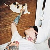 peep with cat <3