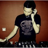 DeeJaying