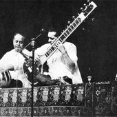 ravishankar_at-woodstock-1969.jpg