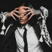 👔