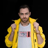 1200px-Zanq_foto_promo.jpg