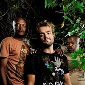 Xavier Rudd & Izintaba