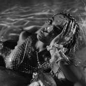 B&W