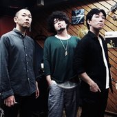 アカネサス