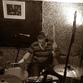 Hans Baggen drumming in the studio