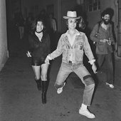 john-lennon-walk-1.jpg