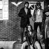 Tyler Bryant & The Shakedown