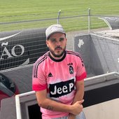 andre-miquelotti-pink.jpg