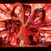 Laura (Live from The O2, London)