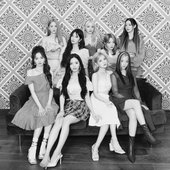 fromis b&w