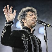 Max_Gazzé_Live_Caracalla_2018_(cropped).jpg